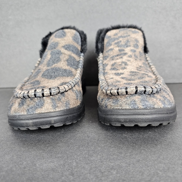 Hey Dude Women's Denny Leopard Print Faux Fur Bootie 7 - Picture 4 of 11